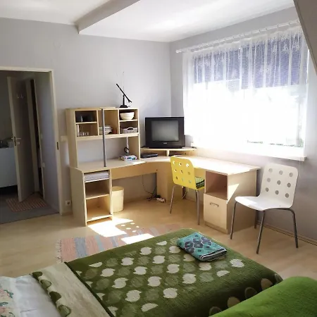 Ele Kodumajutus Quarto em Acomodações Particulares Pärnu
